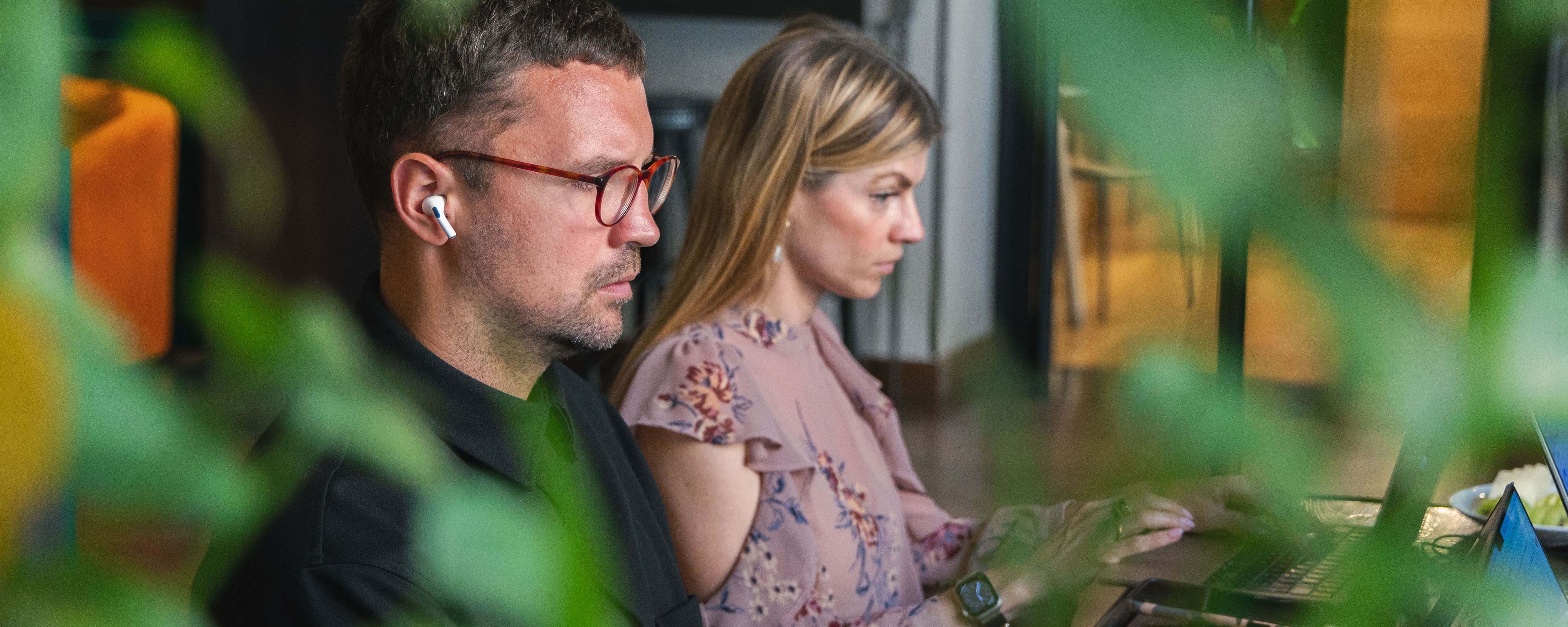 plus972 team working 